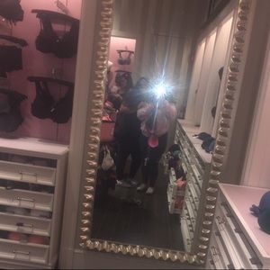 Meet your Posher, Fiorella